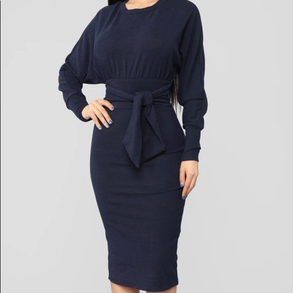 NAVY MIDI DRESS ✨